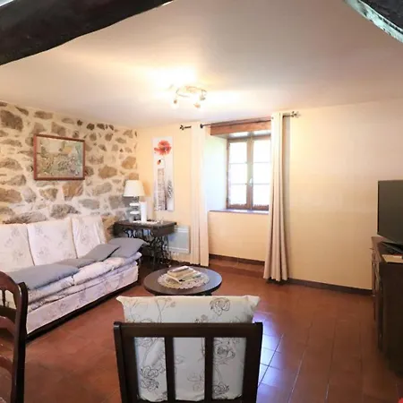 Chalet 60m² Avec Garage, 2 Ch., Cheminee, Jardin Prive & Bbq, Cantal - Fr-1-742-155 Tatil Evi